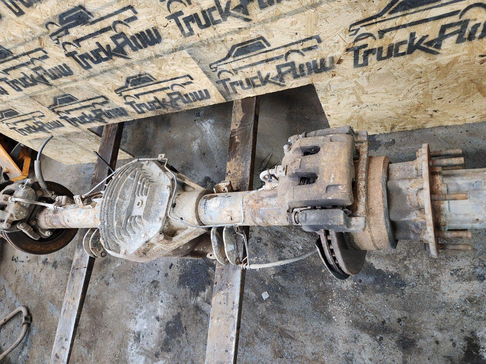 Second image of 2008-2012 Ford F350 Rear Axle Chassis Cab Narrow Frame Dually DRW 4.10 Ratio LSD, Tested