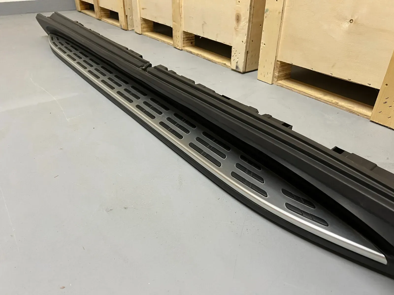 Mercedes-Benz GLS X167 MOPF Right Running Board A1676981801 NEW