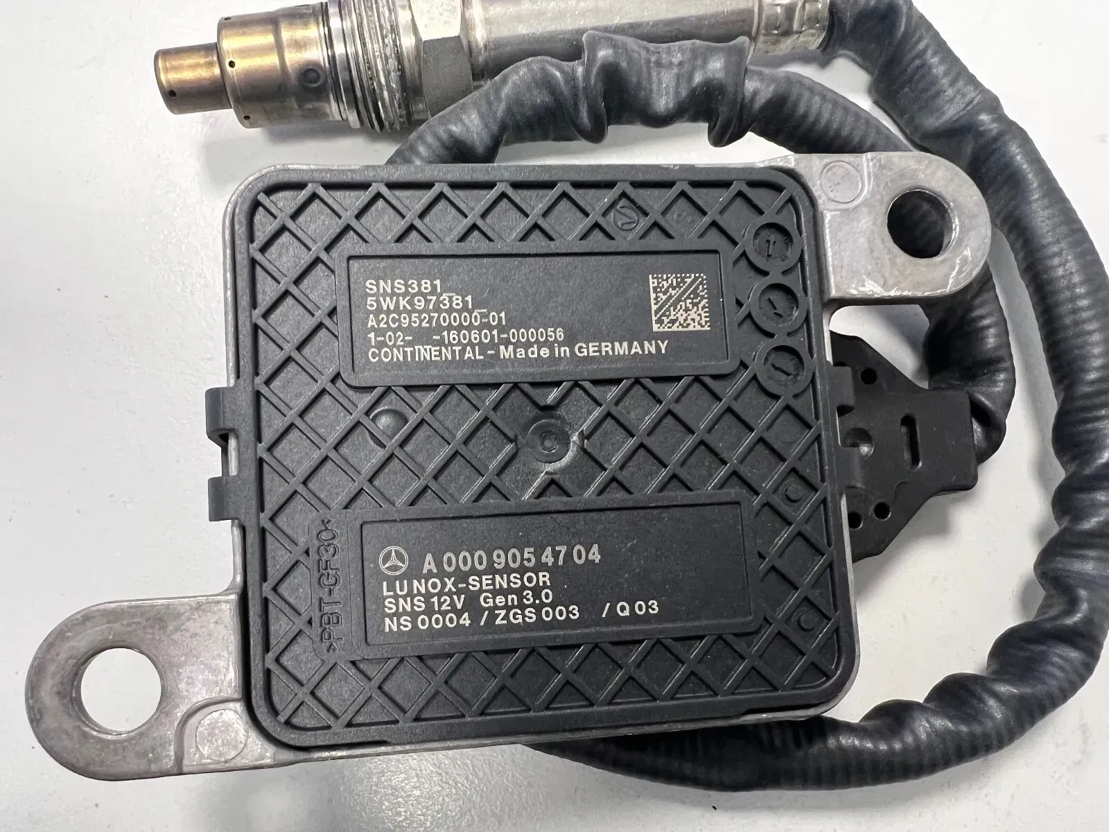 Second image of Mercedes-Benz NOx Sensor A0009054704 NEW