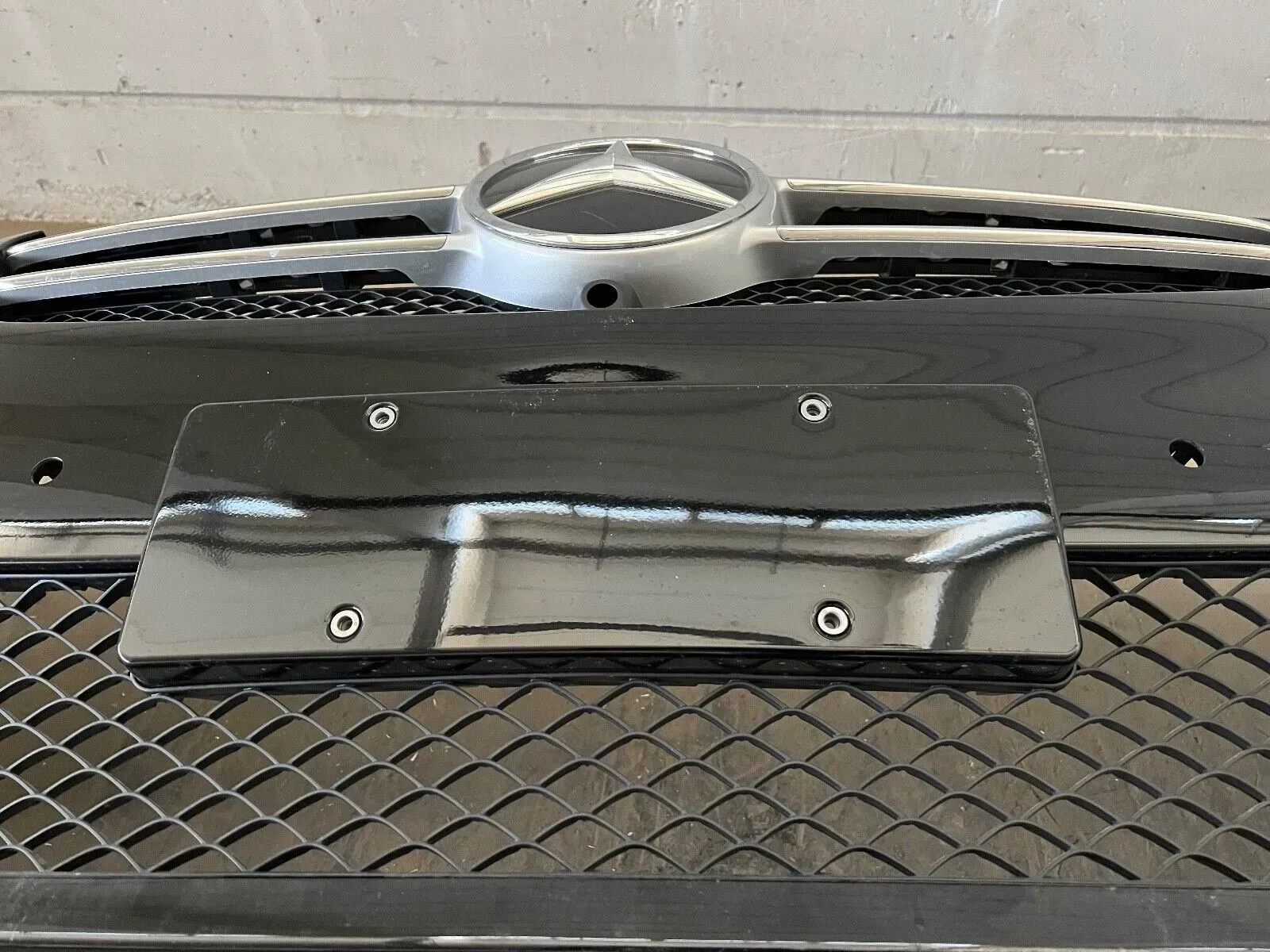 Second image of Mercedes V-Class W447 Front Bumper Obsidian Black Metallic OEM