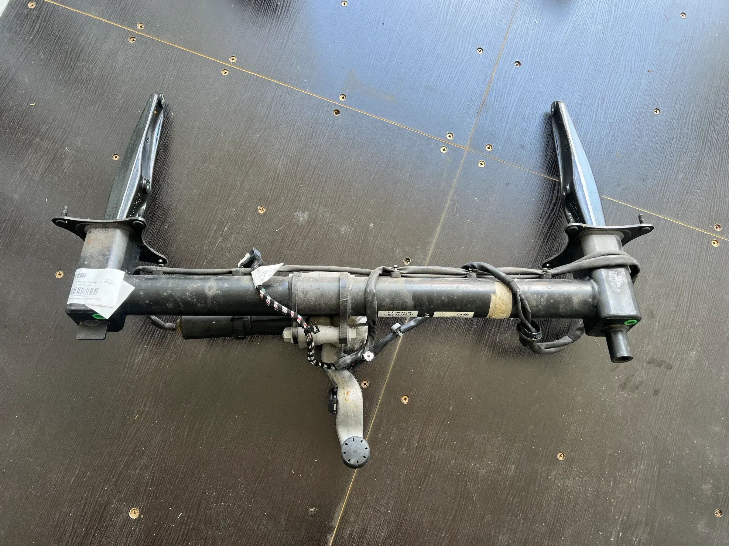 Mercedes W166/C292 Cross Member with Tow Hitch OEM