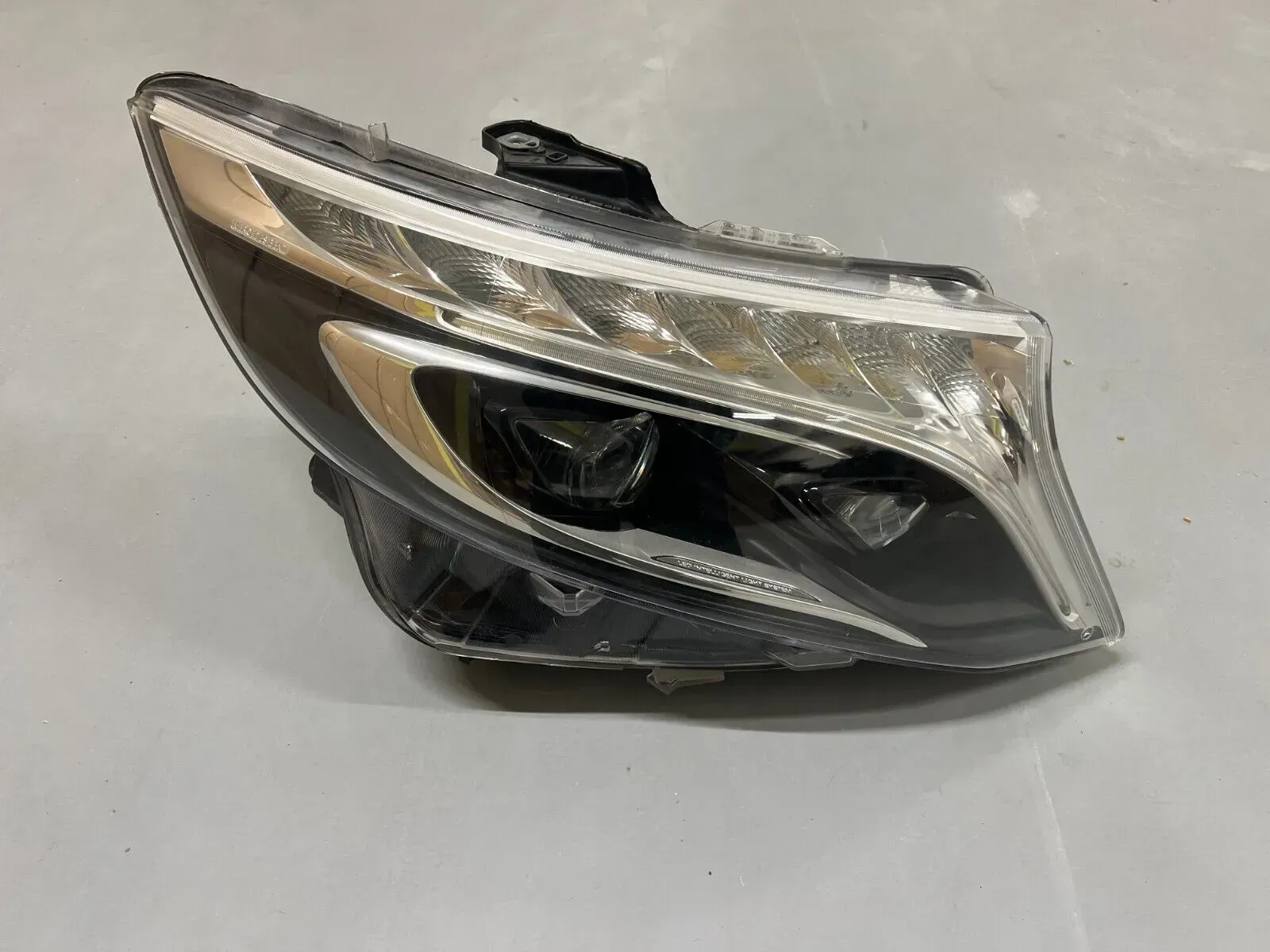 Mercedes V-Class/Vito W447 Right LED Headlight OEM
